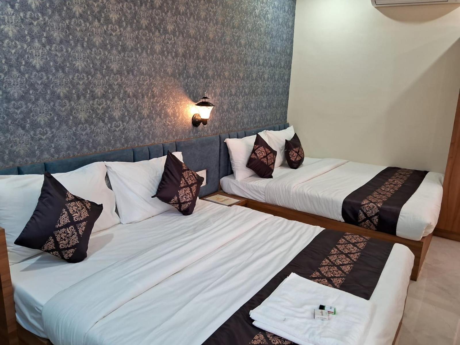 Hotel The Marion 纳西克 外观 照片